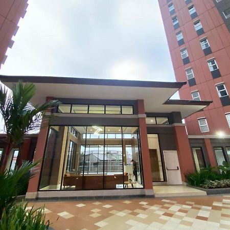 Shero Transpark Bekasi Hotel Екстериор снимка