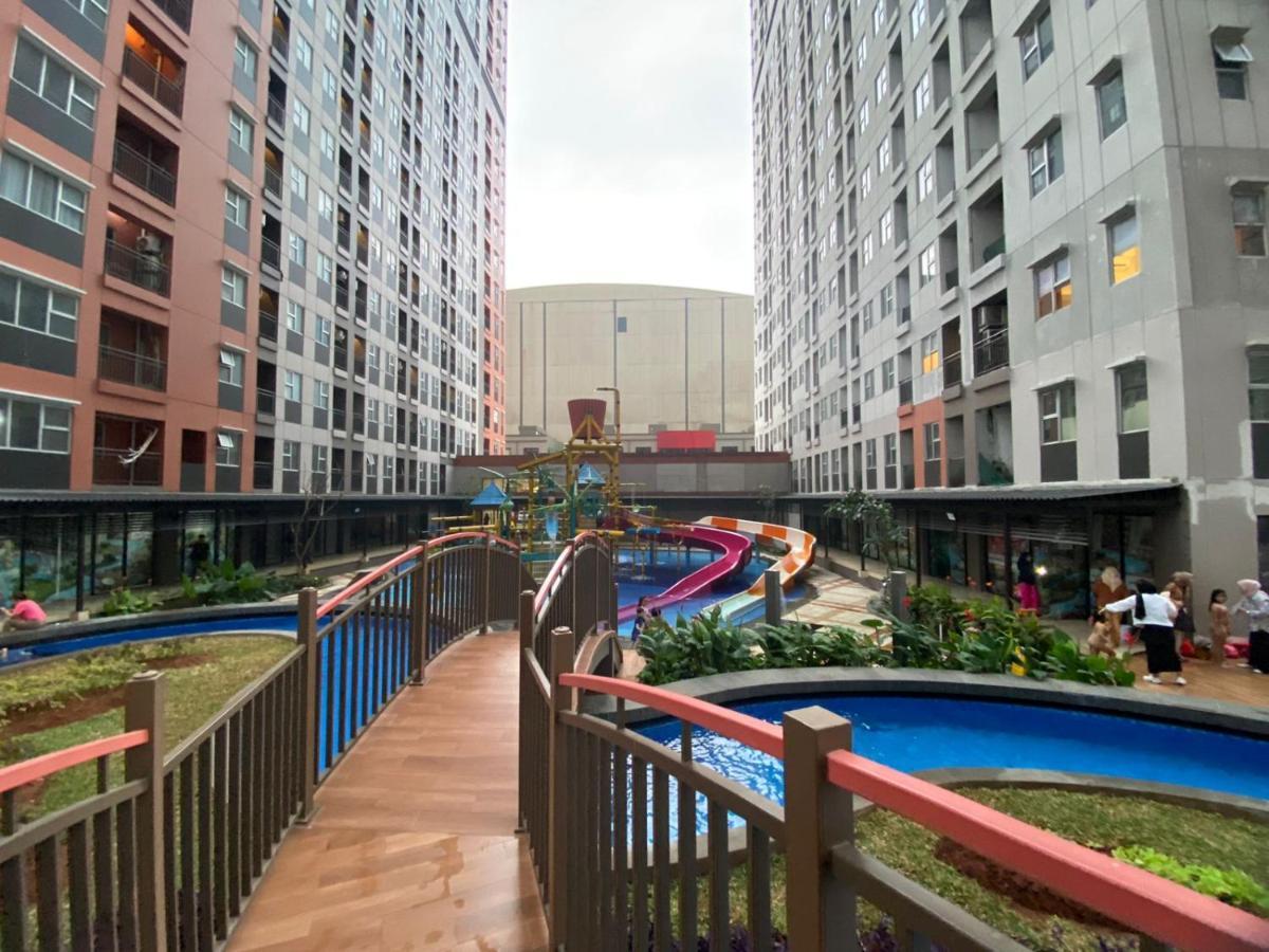 Shero Transpark Bekasi Hotel Екстериор снимка